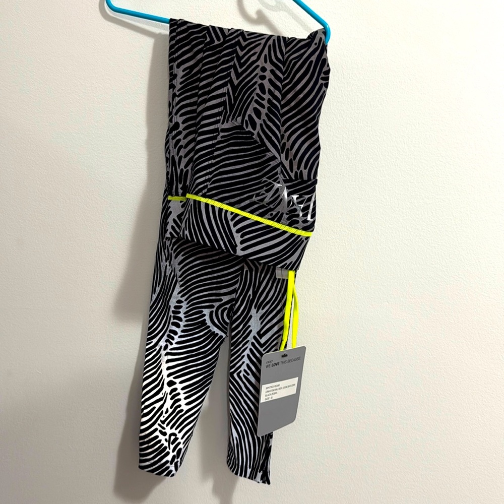 Lorna Jane Refective Zebra Print Leggings Size Small